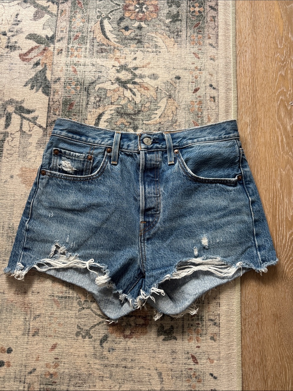 Levi's Distressed Blue Cutoff Denim Shorts 27 women’s